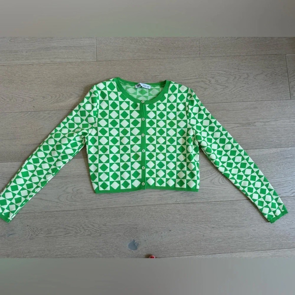 Zara long sleeve, crop button down knit lightweight sweater size small - Picture 4 of 5
